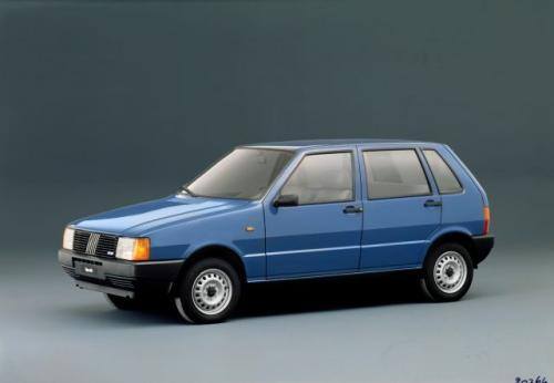 Fot. Fiat: Fiat Uno pobił konkurencje w 1984 r. i stał się prawdziwym hitem sprzedaży.