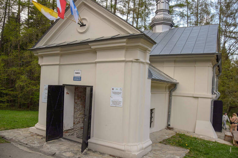 Bazylika Mniejsza w Kalwarii Pacławskiej, niedaleko Przemyśla, oraz jej otoczenie to doskonałe miejsce na duchowny lub aktywny wypoczynek.