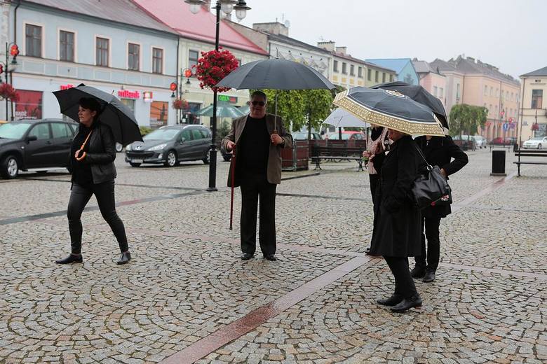 Czarny poniedziałek w Skierniewicach: Mają także mózgi