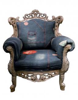 Fotel tapicerowany. Stylowy fotel pokryty dżinsem.