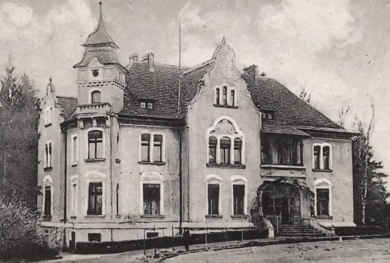 Pałac w Kozłowicach w 1920 roku.