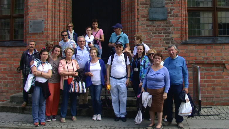 Grupa włoskich turystów, która w niedzielę zwiedzała Toruń.