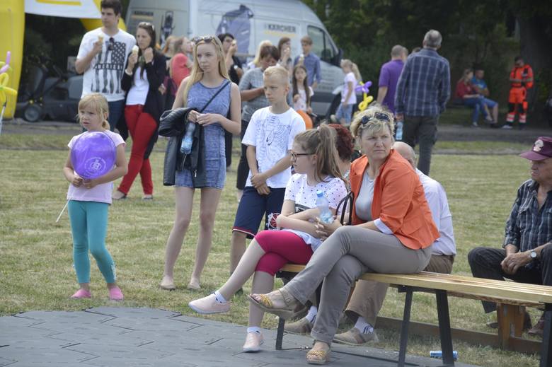 Piknik rodzinny w ZSP nr 2 w Łowiczu (Zdjęcia)