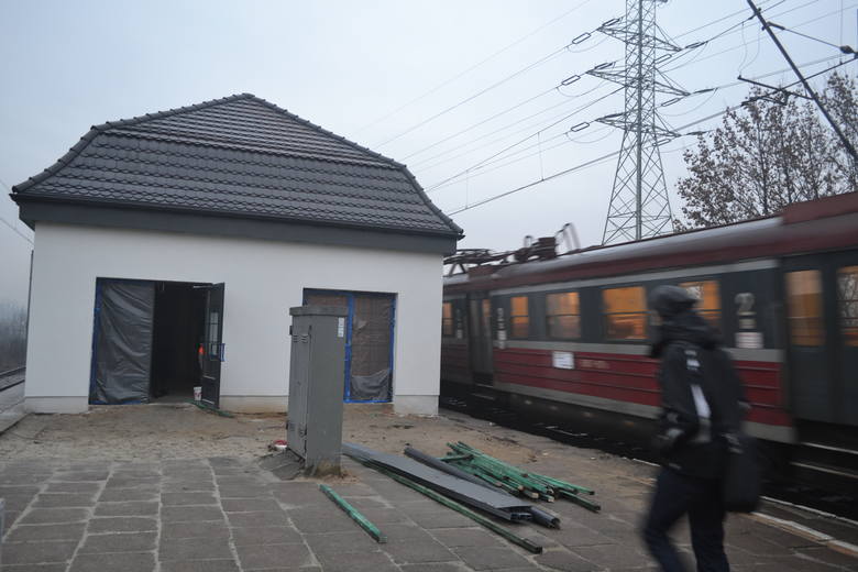 Przed laty z dworca w Rybniku korzystały tysiące  mieszkańców. Zabytek odnowiono 