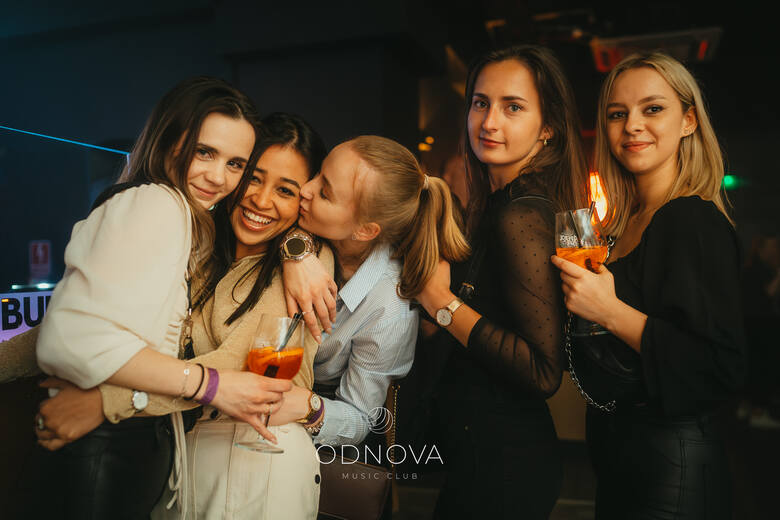 Taneczne show w klubie Odnova