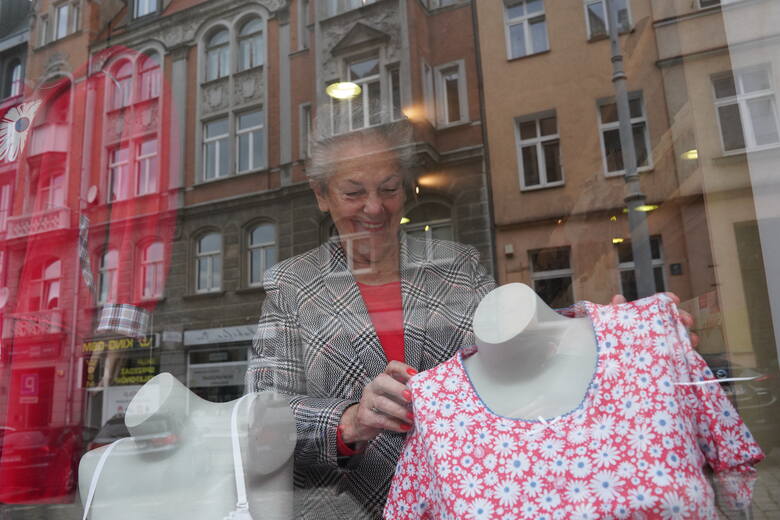 Pani Bożena od 30 lat prowadzi sklep z bielizną na ul. św. Marcin 9
