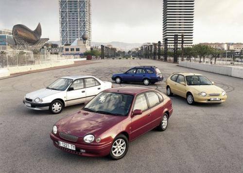 Fot. Toyota: Ósma generacja z 1997 r.