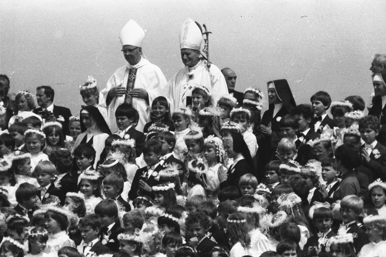 Komunia inna niż wszystkie. Wspomnienie z wizyty Jana Pawła II w Łodzi 13 czerwca 1987 roku