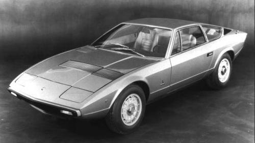 Fot. Maserati: W 1974 r. dodano do oferty coupe 2+2 Khamsin z 5-litrowym silnikiem V8 i klinowatą karoserią Bertone.