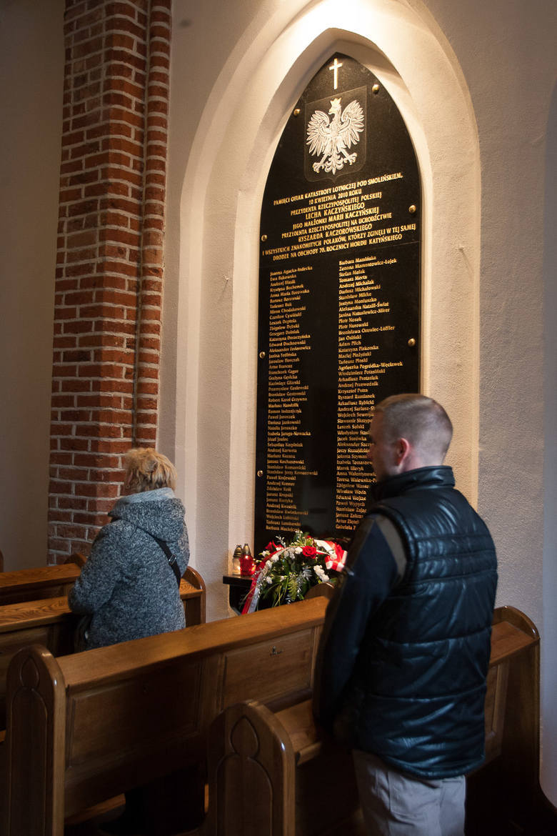 Szczypińska ufundowała tablicę upamiętniającą ofiary katastrofy smoleńskiej 