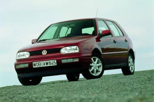 Przebój na rynku samochodów używanych – Volkswagen Golf III napędzany silnikiem diesla