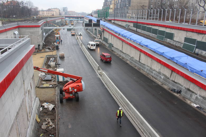 Tunel DTŚ w Gliwicach gotowy. Na górze będzie skwer