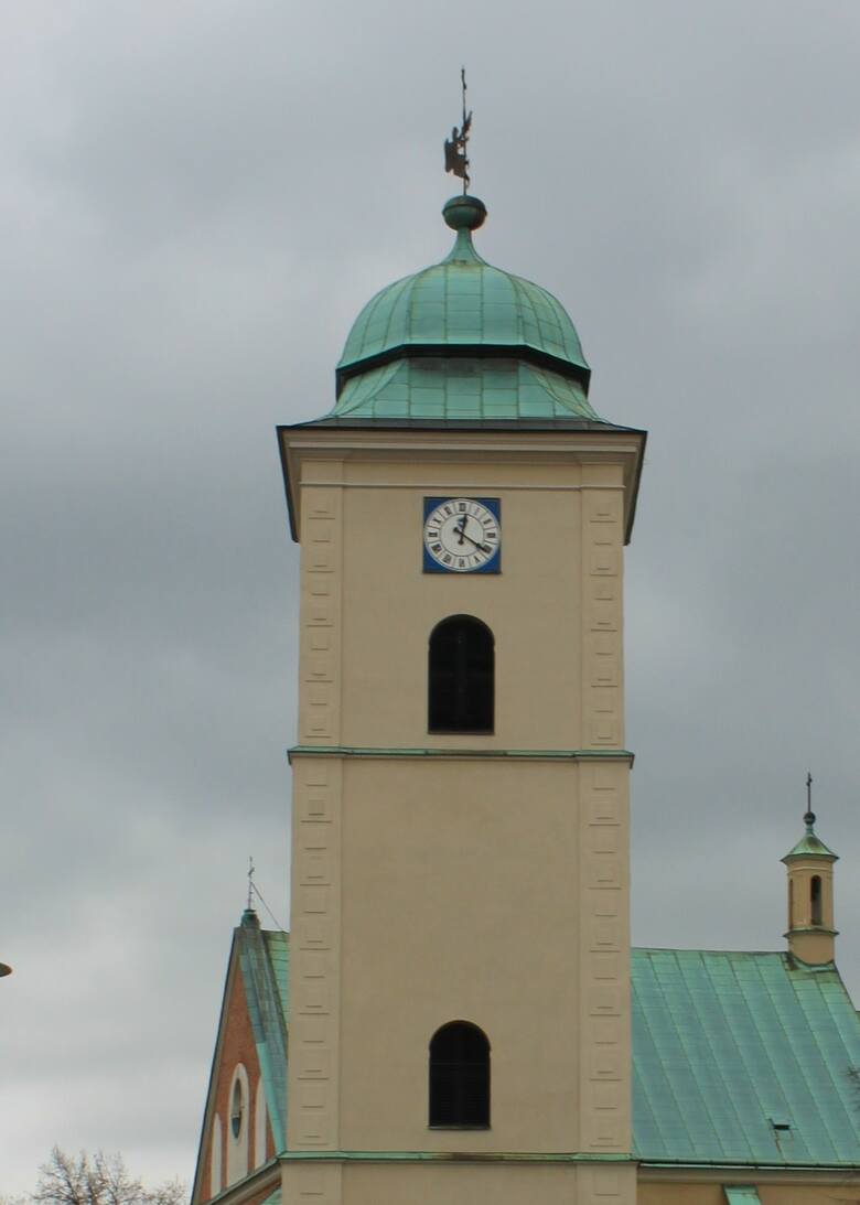 Zegar z wieży farnego kościoła w Rzeszowie