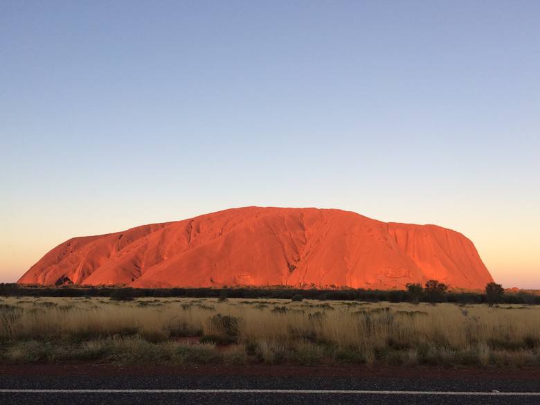 Na zdjęciu Uluru, czyli święta góra Aborygenów. Australijczycy mówią na nią Ayers Rock. - Czułam, że to magiczne miejsce - mówi Teresa Zielińska.