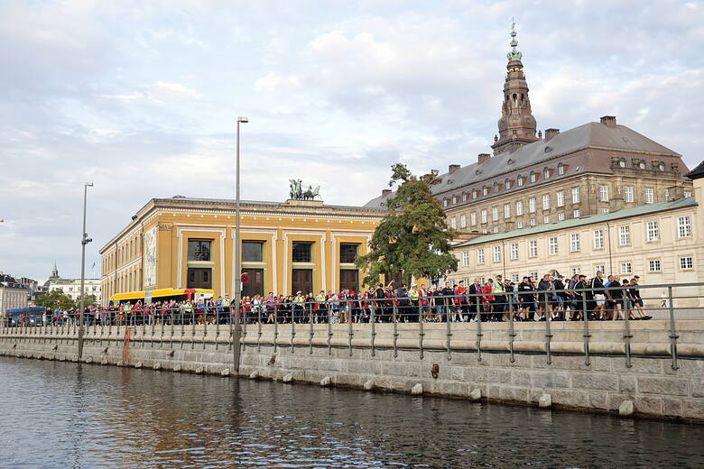 Przemarsz kibiców Rakowa ulicami Kopenhagi