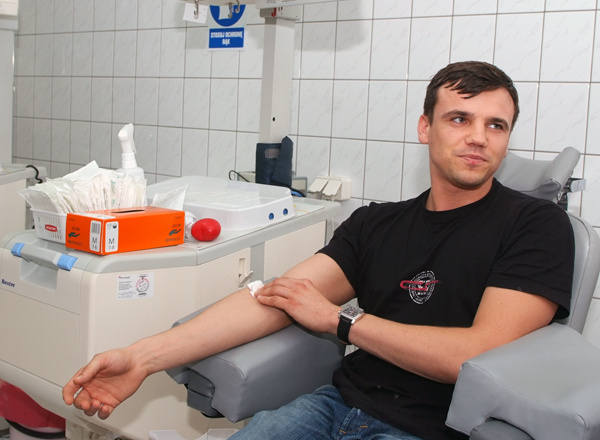 28-letni Artur Karbowiak po raz szósty oddał honorowo krew.