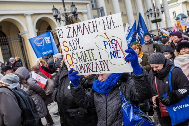 Warszawa: Marsz KOD przeciwko utworzeniu metropolii warszawskiej [ZDJĘCIA]