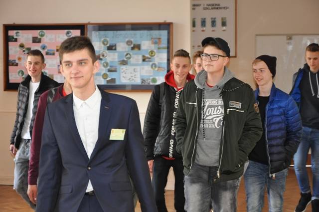 Tłumy młodzieży na dniu otwartym w ZSP nr 2 w Łowiczu [ZDJĘCIA]