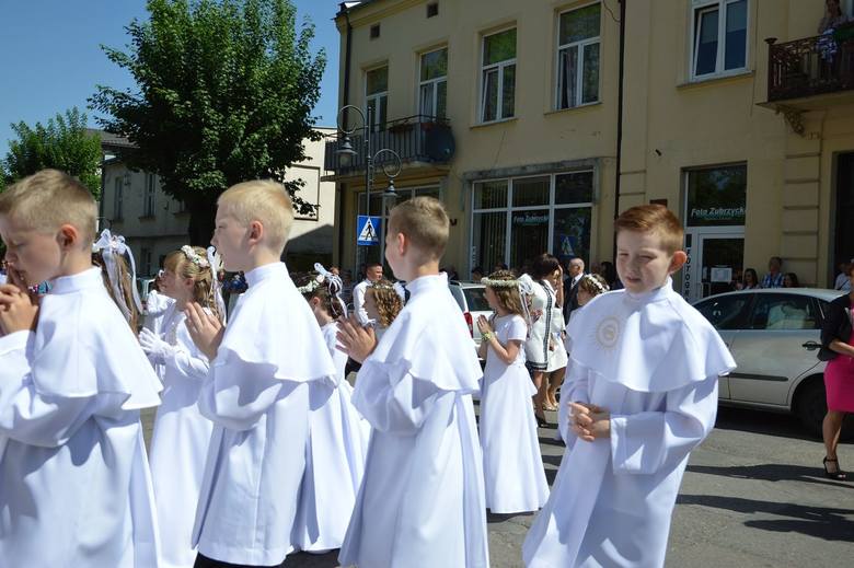 KOMUNIE: I Komunia Święta w parafii św. Jakuba w Skierniewicach