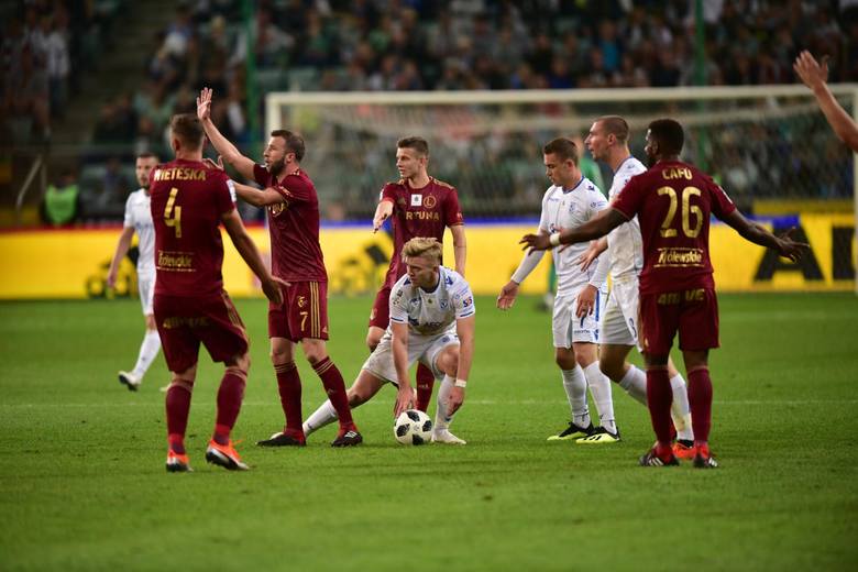 W Warszawie Lech przegrał z Legią 0:1. 