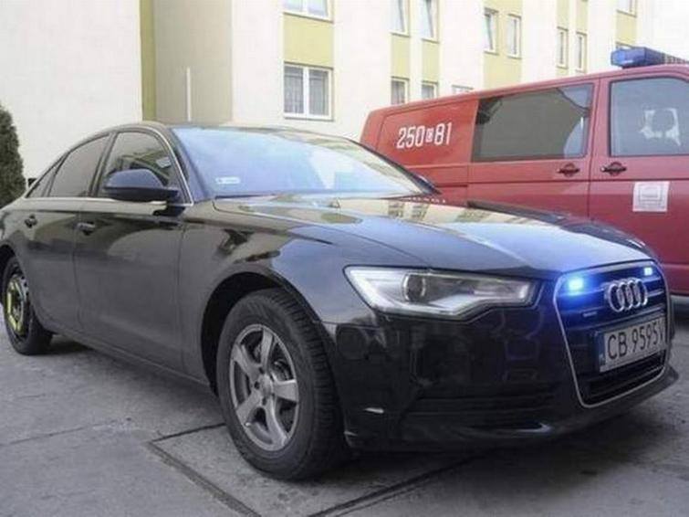 Luksusowe Audi w bydgoskiej szkole PSP. Komendant zapłacił za nie premią