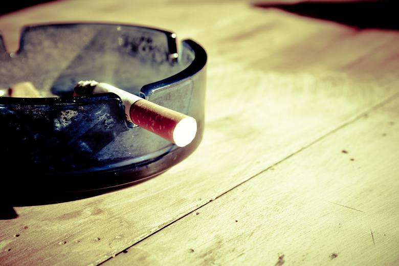 O ile dla producentów wyrobów tytoniowych to żadna nowina, bo decyzja o wprowadzeniu zakazu zapadła już trzy lata temu, o tyle dla wielu palaczy to niemiłe
