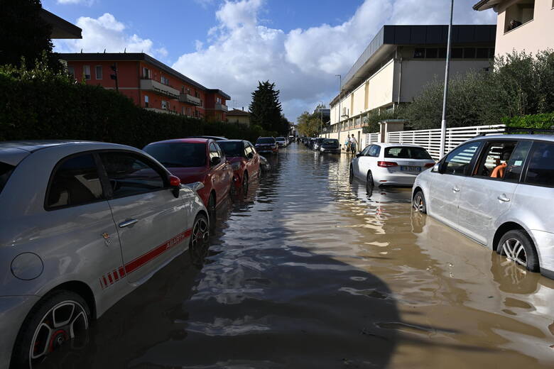 Orkan Ciaran szaleje we Włoszech i Chorwacji. Ulice wyglądają jak rzeki