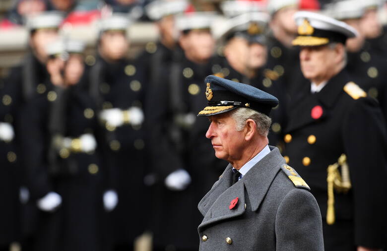 Książe Karol posiada wiele tytułów wojskowych