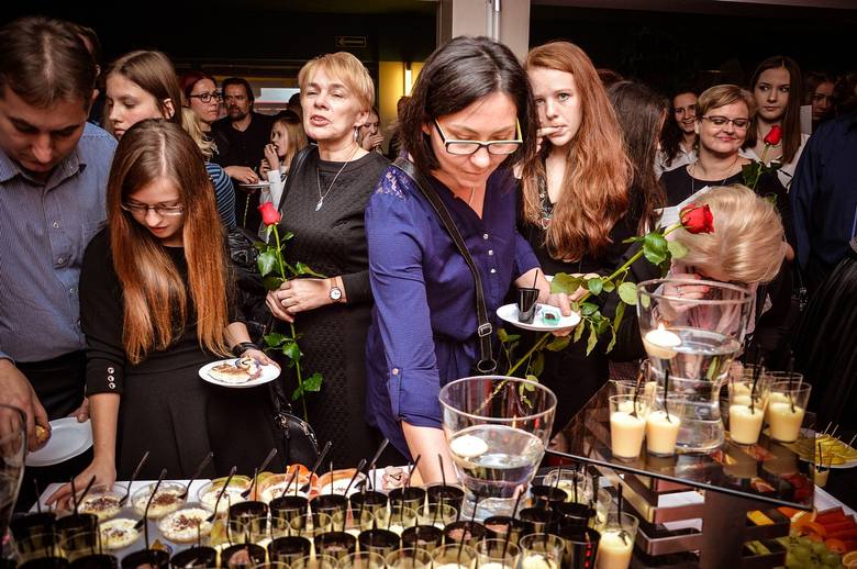 Stypendia prezydenta Skierniewic dla najlepszych uczniów [ZDJĘCIA]