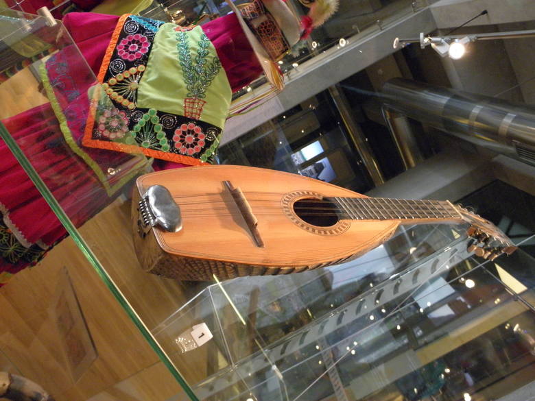 instrument charango z 1978 r. Peru