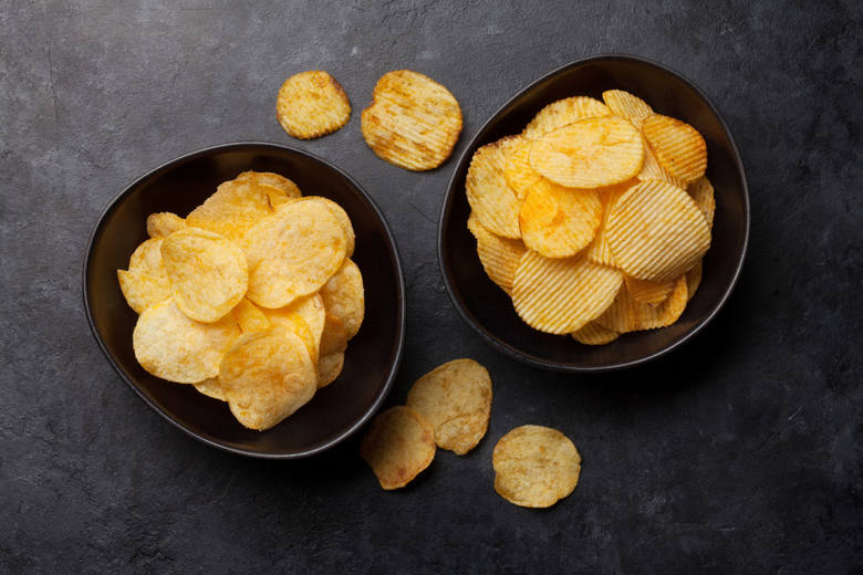 <strong>Chipsy</strong><br /> <br /> Środki konserwujące w chipsach ziemniaczanych z dużym prawdopodobieństwem zwiększają ryzyko zachorowania na raka. Wysoka zawartość soli dodatkowo stymuluje rozwój nowotworów różnego typu, m.in. raka żołądka.<br /> <br /> Ten sam proces, który sprawia, że chipsy...