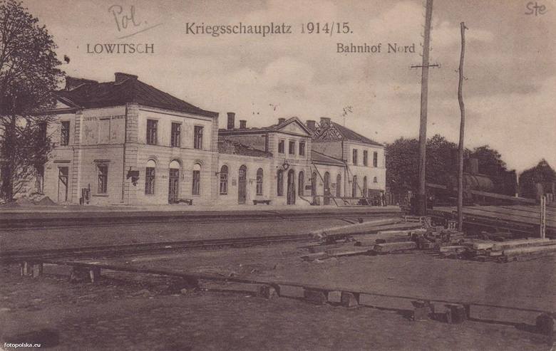 Dworzec kolejowy Łowicz Główny. Jak zmieniał się przez dekady? [Zdjęcia]