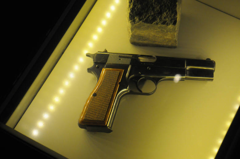  Pistolet, z którego zamachowiec strzelał do Jana Pawła II