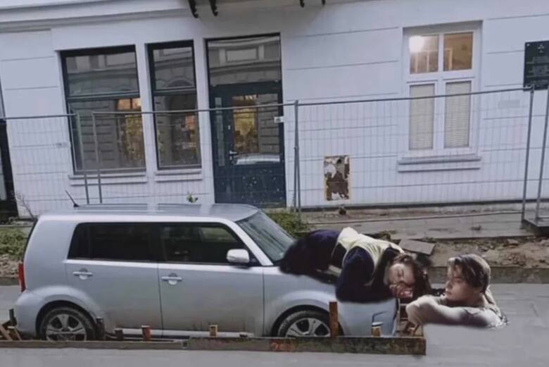 Auto zaparkowane w betonie w wersji Titanic - Dzieło Make Life Harder