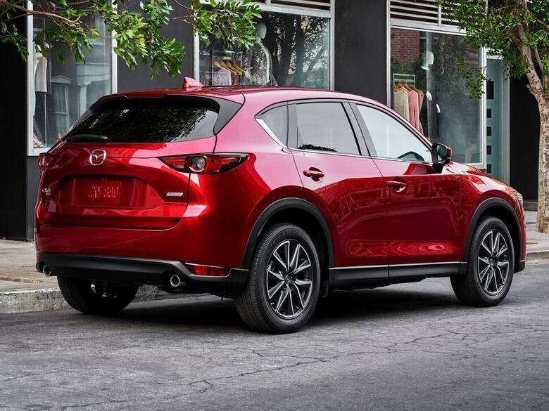 Mazda CX-5 Mazda CX-5 to bardzo ciekawa propozycja dla tych, którzy szukają auta nietuzinkowego, nieoczywistego, mają ochotę na namiastkę segmentu premium,