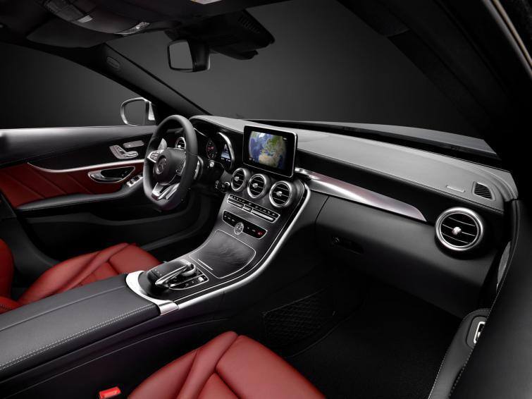 Nowy Mercedes klasy C - ujawnionio szczegóły wnętrza (ZDJĘCIA)