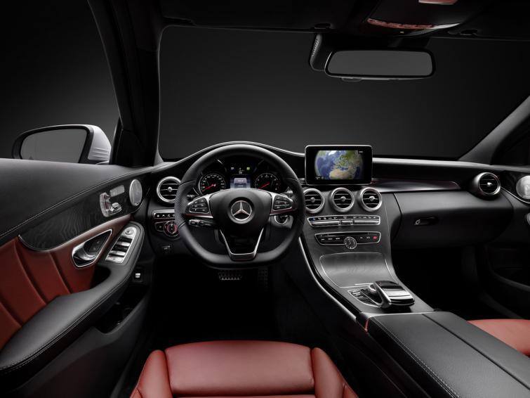 Nowy Mercedes klasy C - ujawnionio szczegóły wnętrza (ZDJĘCIA)