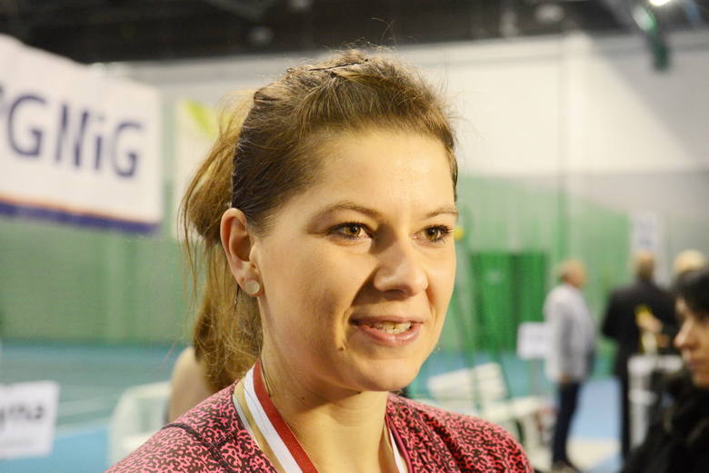 W niedzielę 28 lutego w halowych mistrzostwach Polski mężczyzn i kobiet w tenisie,  w nowej hali tenisowej MOSiR-u w Zielonej Górze, w finale spotkały się Marta Leśniak i Anastasiya Shoshyna, która wygrała turniej.  