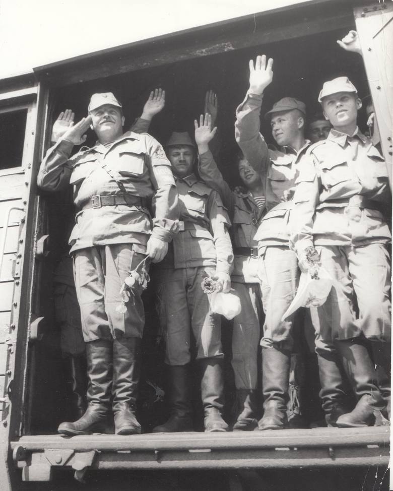 Żołnierze radzieccy opuszczają Toruń w sierpniu 1991 roku