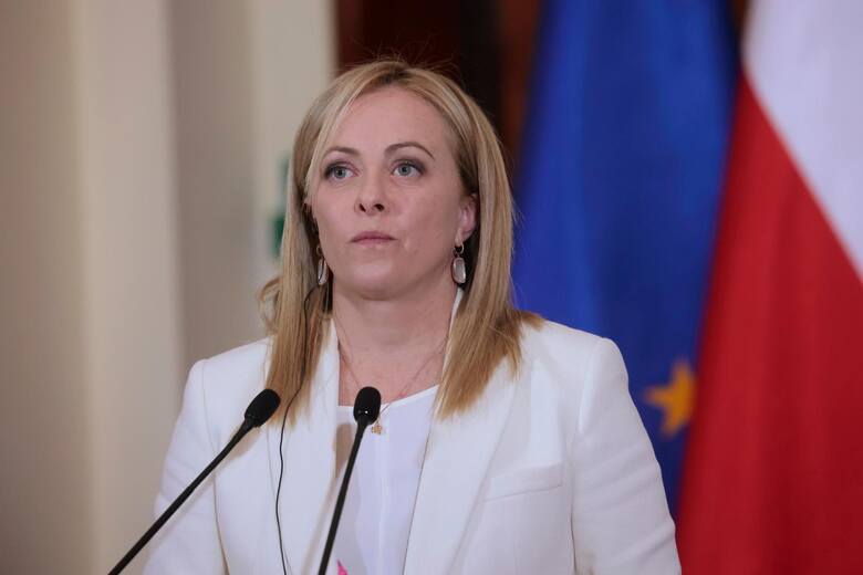Premier Włoch kazała zapłacić za wybryk jej rodaków w Albanii
