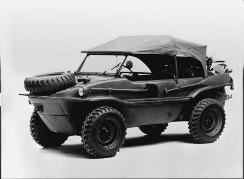 Fot. VW: Jedna z kilku wojskowych wersji Garbusa – Typ 166 (amfibia) z 1942 r.