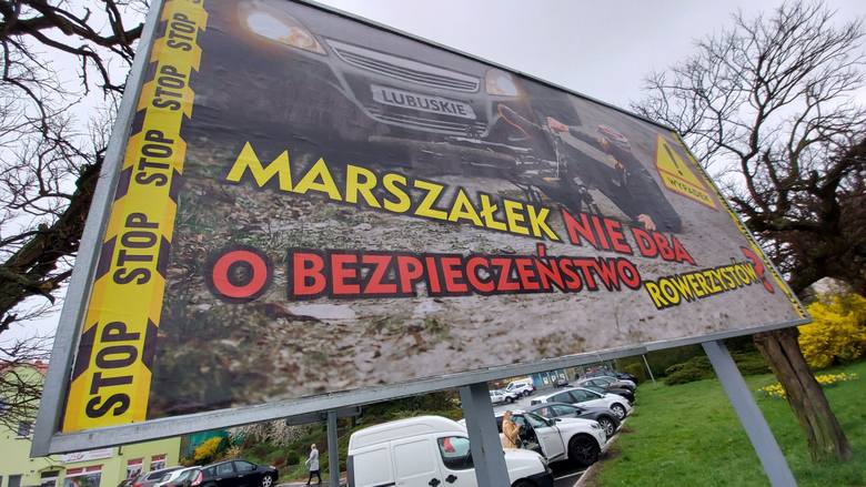 Kontrowersyjny billboard przed urzędem miasta w Zielonej Górze