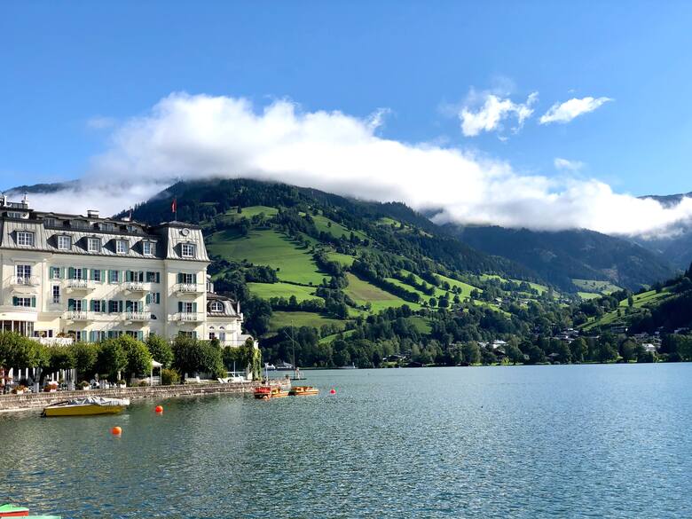 Zell am See w Austrii została uznana za najlepszą wieś turystyczną 2022 przez komisję ekspertów Międzynarodowej Organizacji turystycznej UNWTO.