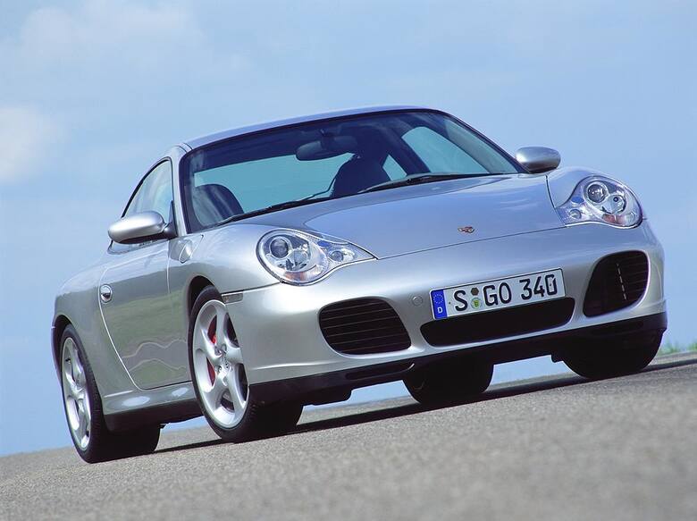 Kiedy w 1997 roku debiutowało pierwsze Porsche 911 chłodzone cieczą, oznaczone kodem 996, puryści narzekali, że to już „nie to samo”. Z dzisiejszej perspektywy,