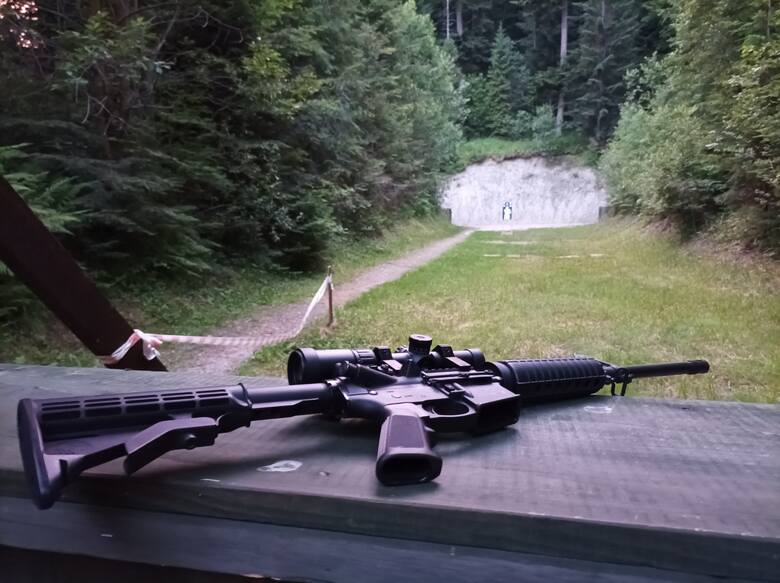 Karabin AR-15 na strzelnicy „U Leśników” 