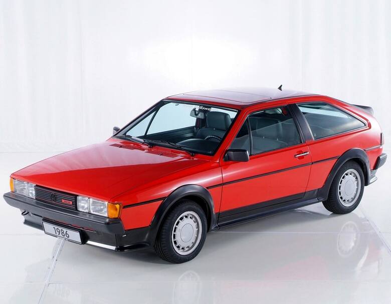 Volkswagen SciroccoPierwsza motoryzacyjna miłość Clarksona. Druga generacja Scirocco była produkowana w latach 1981-1992 i została zastąpiona modelem