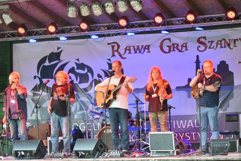 Nad zalewem Tatar odbyła się kolejna edycja festiwalu Rawa Gra Szanty o Złotą Szeklę Burmistrza Rawy Mazowieckiej. W tym roku laureatem festiwalu został zespół Tak Zwani Mordercy.