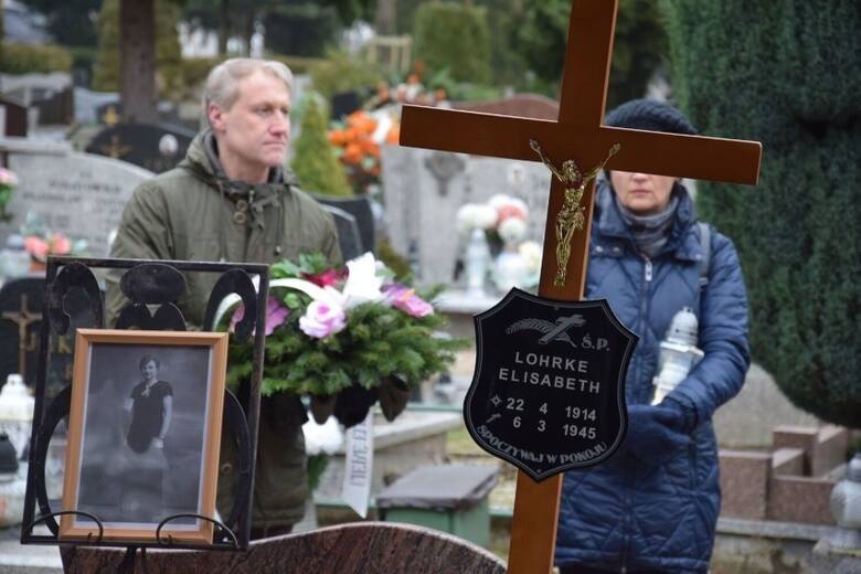 Elizabeth Lohrke spoczęła na szczecineckim cmentarzu. Kiedy sowiecki żołdak strzelił jej w twarz, miała trzydzieści lat