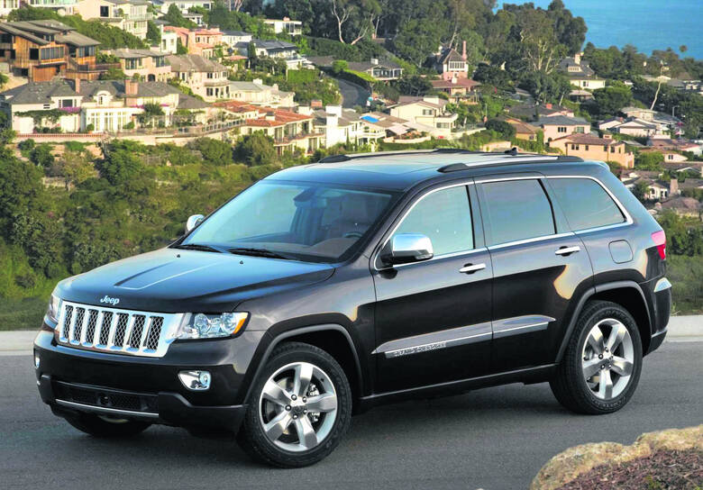 Signum temporis: Jeep Grand Cherokee 2013 pozuje na tle włoskiego krajobrazu… Fot. Jeep
