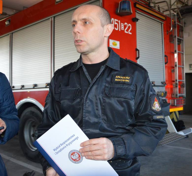 PSP w Łowiczu pozyskała sprzęt do ratownictwa wodnego i przeciwpowodziowego [ZDJĘCIA]